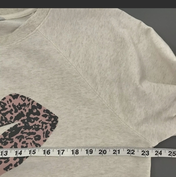 Wildfox Leopard Kiss Lips Oversized Sweatshirt Medium cream - Picture 5 of 8